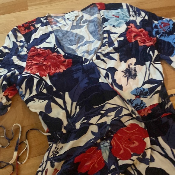 Lucky Brand Amelia wrap top size small NWOT - Picture 8 of 10